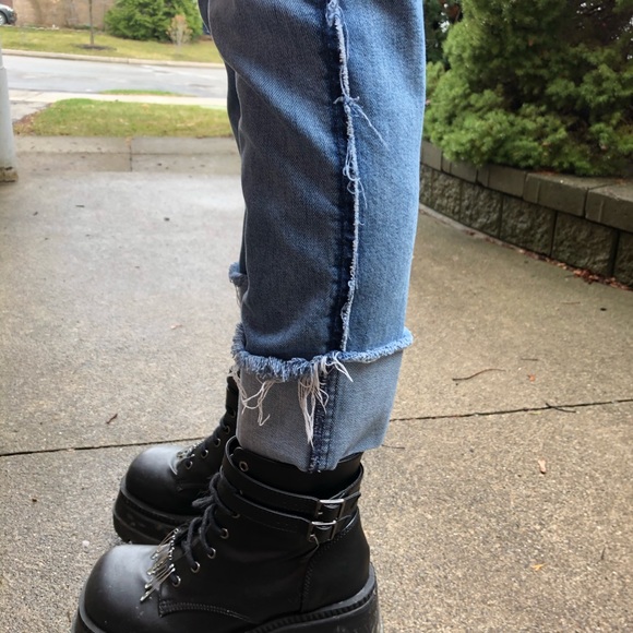 SOLD Vintage patchwork pocket distressed jeans ☺️ - Picture 7 of 7